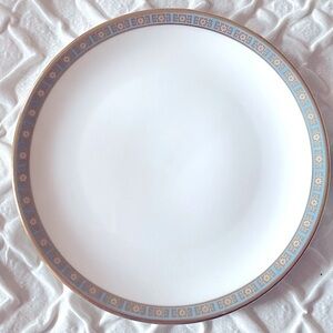 5 Royal Doulton Athens pattern H4987 bread and butter plates